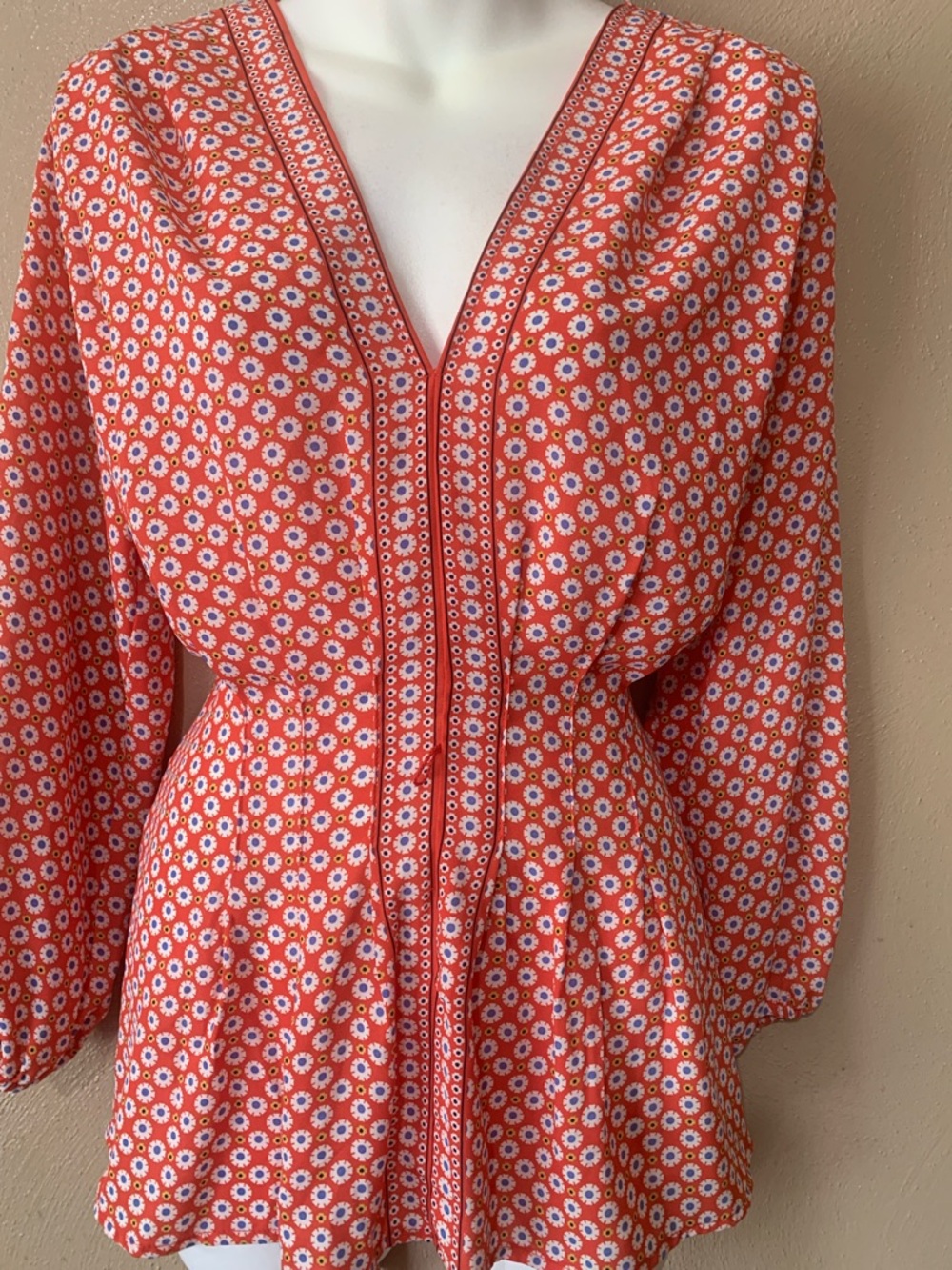 Max Studio size L  Red White Floral V-Neck Cinched-Waist Top Tie Belt NWT